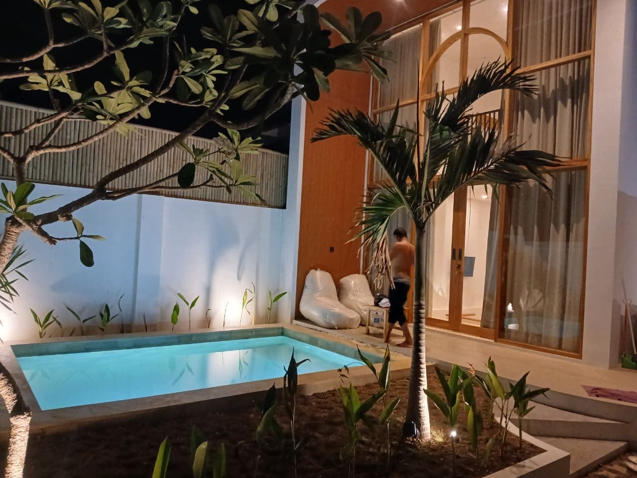Private swimming pool and tropical courtyard