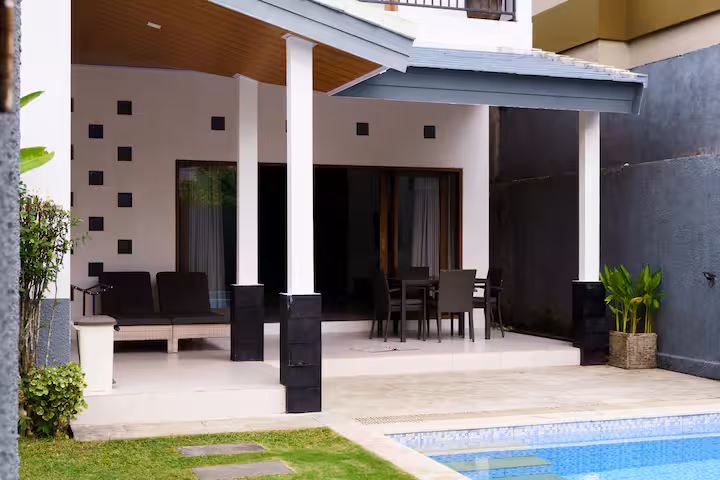 Front garden and pool