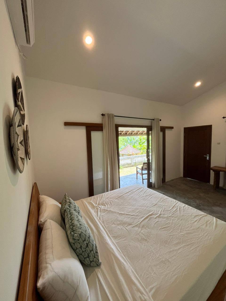 Bedroom and outdoor access